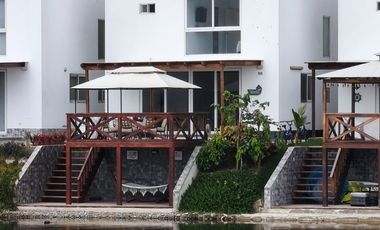 VENTA DE EXCLUSIVA CASA DE PLAYA EN EL CONDOMINIO LAGUNA BEACH - CERRO AZUL