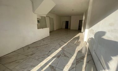 AVENIDA 25 DE JULIO SECTOR SIETE LAGOS ALQUILO LOCAL COMERCIAL, EXCELENTE UBICACION, IDEAL PARA VIVIENDA U OFICINA