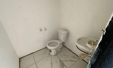 AVENIDA 25 DE JULIO SECTOR SIETE LAGOS ALQUILO LOCAL COMERCIAL, EXCELENTE UBICACION, IDEAL PARA VIVIENDA U OFICINA