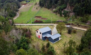Parcela con espectacular casa en Puerto Varas, Los Copihues - Región de Los Lagos