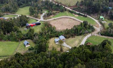 Parcela con espectacular casa en Puerto Varas, Los Copihues - Región de Los Lagos