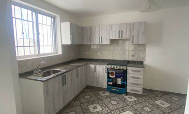 Venta de PH con cochera y patio en Abasto