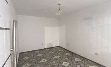 Venta de PH con cochera y patio en Abasto