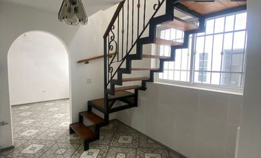 Venta de PH con cochera y patio en Abasto