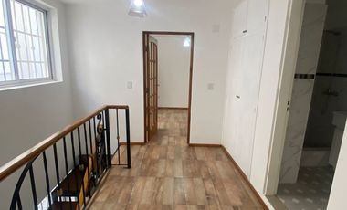 Venta de PH con cochera y patio en Abasto