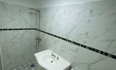 Venta de PH con cochera y patio en Abasto