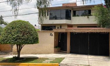 Casa en Ciudad Satélite Circuito Economistas