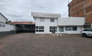 Terreno Comercial En Venta en avenida principal sector Sur Cuenca