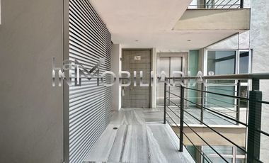 VENTA DE PH IMPECABLE EN SANTA MONICA