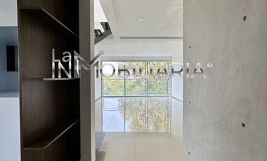 VENTA DE PH IMPECABLE EN SANTA MONICA