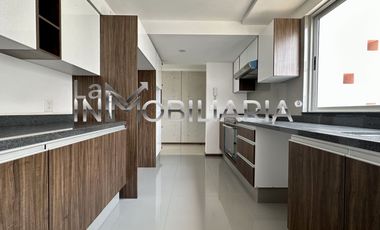 VENTA DE PH IMPECABLE EN SANTA MONICA