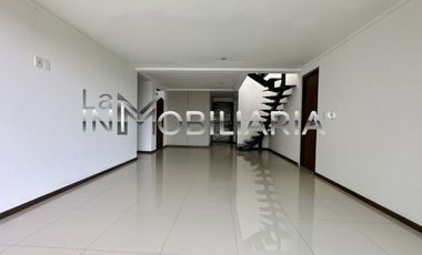 VENTA DE PH IMPECABLE EN SANTA MONICA