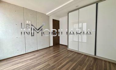 VENTA DE PH IMPECABLE EN SANTA MONICA
