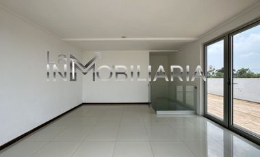 VENTA DE PH IMPECABLE EN SANTA MONICA
