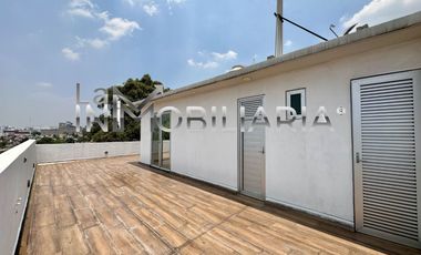 VENTA DE PH IMPECABLE EN SANTA MONICA