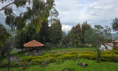 Quinta en venta en Ricaurte Cuenca – Terreno 9000 m² con casa y casa de guardián