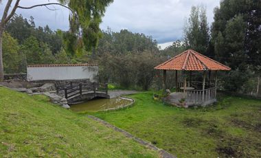 Quinta en venta en Ricaurte Cuenca – Terreno 9000 m² con casa y casa de guardián