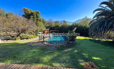 Leon Propiedades vende hermosa casa en Condominio valle los Naranjos.