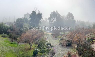 Leon Propiedades vende hermosa casa en Condominio valle los Naranjos.