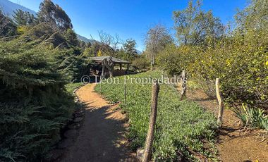 Leon Propiedades vende hermosa casa en Condominio valle los Naranjos.