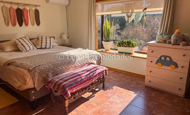 Leon Propiedades vende hermosa casa en Condominio valle los Naranjos.