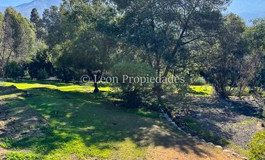 Leon Propiedades vende hermosa casa en Condominio valle los Naranjos.