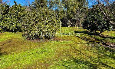 Leon Propiedades vende hermosa casa en Condominio valle los Naranjos.