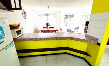 🏠 VENDO CASA DOS PLANTAS CON TERRAZA - TRES DORMITORIOS - (TONSUPA - Club del Pacífico) $77,000.oo OFERTA.