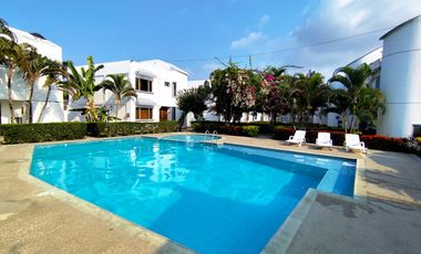 🏠 VENDO CASA DOS PLANTAS CON TERRAZA - TRES DORMITORIOS - (TONSUPA - Club del Pacífico) $77,000.oo OFERTA.