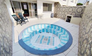 🏠 VENDO CASA DOS PLANTAS CON TERRAZA - TRES DORMITORIOS - (TONSUPA - Club del Pacífico) $77,000.oo OFERTA.