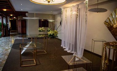 PROPIEDAD COMERCIAL DE VENTA A 100 METROS DE LA AVE REMIGIO CRESPO Y AVE SOLANO, IDEAL PARA PLAZAS COMERCIALES, O EDIFICIOS