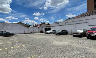 PROPIEDAD COMERCIAL DE VENTA A 100 METROS DE LA AVE REMIGIO CRESPO Y AVE SOLANO, IDEAL PARA PLAZAS COMERCIALES, O EDIFICIOS