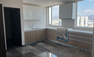 SANTA FE JURIQUILLA PENTHOUSE DE LUJO EN PRIVADA AMENITIES SEGURIDAD 3 RECAMARAS TERRAZA CUARTO DE SERVICIO