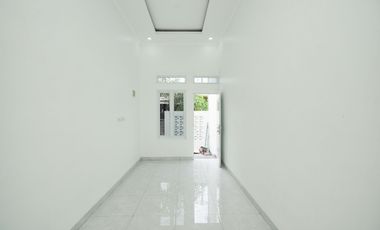 Rumah 1 Lt Dibantu KPR Akses Dekat Stasiun Bekasi Hadap Utara J-36940