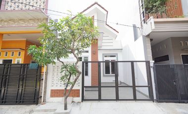 Rumah 1 Lt Dibantu KPR Akses Dekat Stasiun Bekasi Hadap Utara J-36940