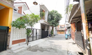 Rumah 1 Lt Dibantu KPR Akses Dekat Stasiun Bekasi Hadap Utara J-36940