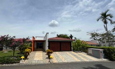 Arriendo ò vendo casa campestre en cerritos