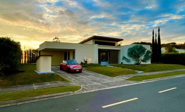 Extraordinaria casa campestre moderna de un solo nivel en Cerritos con lote de 1500 m2. Pereira - Colombia.