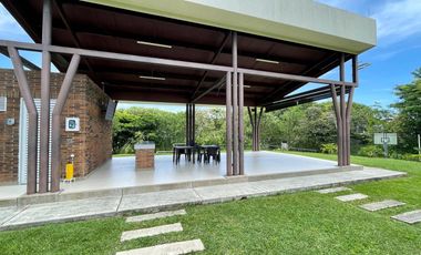 Extraordinaria casa campestre moderna de un solo nivel en Cerritos con lote de 1500 m2. Pereira - Colombia.