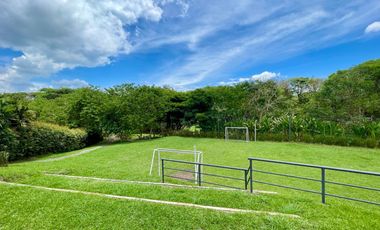 Extraordinaria casa campestre moderna de un solo nivel en Cerritos con lote de 1500 m2. Pereira - Colombia.