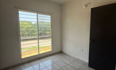 VENDO CASA EN LAGOS DE PUENTE MORENO EN PRIVADA, ALBERCA Y AMENIDADES