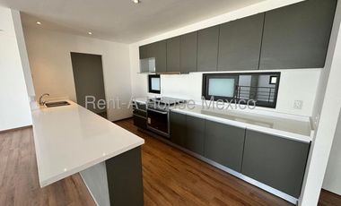 Rento amplio departamento en altos de juriquilla 3 recamaras 3 baños 2 autos