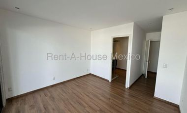 Rento amplio departamento en altos de juriquilla 3 recamaras 3 baños 2 autos