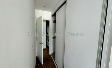 Rento amplio departamento en altos de juriquilla 3 recamaras 3 baños 2 autos