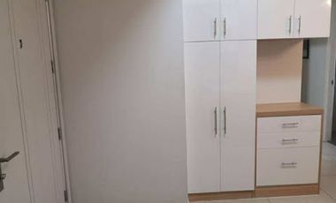 Modern 2BR Condo for Rent at The Vantage by Rockwell, Kapitolyo