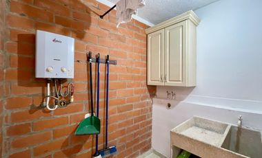 Extraordinaria casa en la Villa Olímpica Conjunto Residencial. Villa Olimpica. Pereira - Colombia.