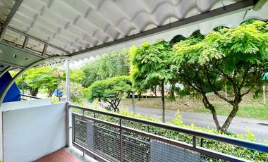 Extraordinaria casa en la Villa Olímpica Conjunto Residencial. Villa Olimpica. Pereira - Colombia.