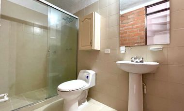 Extraordinaria casa en la Villa Olímpica Conjunto Residencial. Villa Olimpica. Pereira - Colombia.