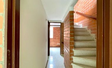 Extraordinaria casa en la Villa Olímpica Conjunto Residencial. Villa Olimpica. Pereira - Colombia.