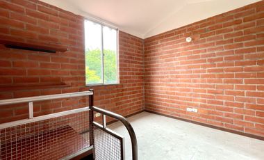 Extraordinaria casa en la Villa Olímpica Conjunto Residencial. Villa Olimpica. Pereira - Colombia.